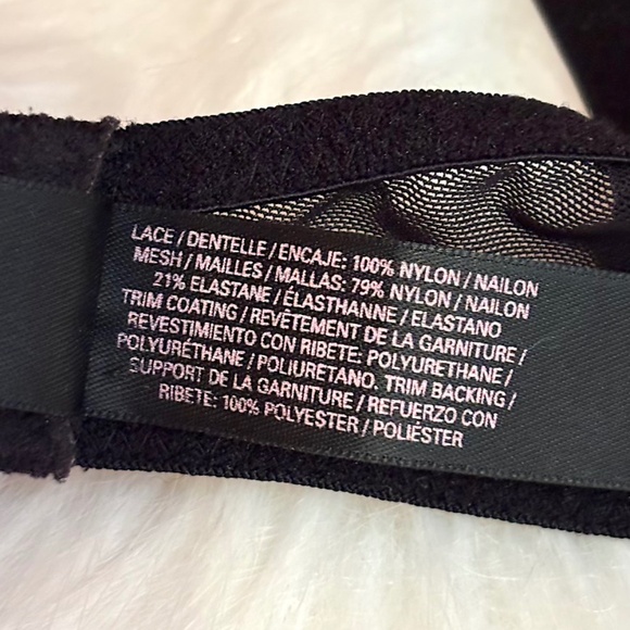 VS Scandalous Very Sexy Push-Up Pigeonnant Bra - 32B (EUC) - Picture 13 of 13